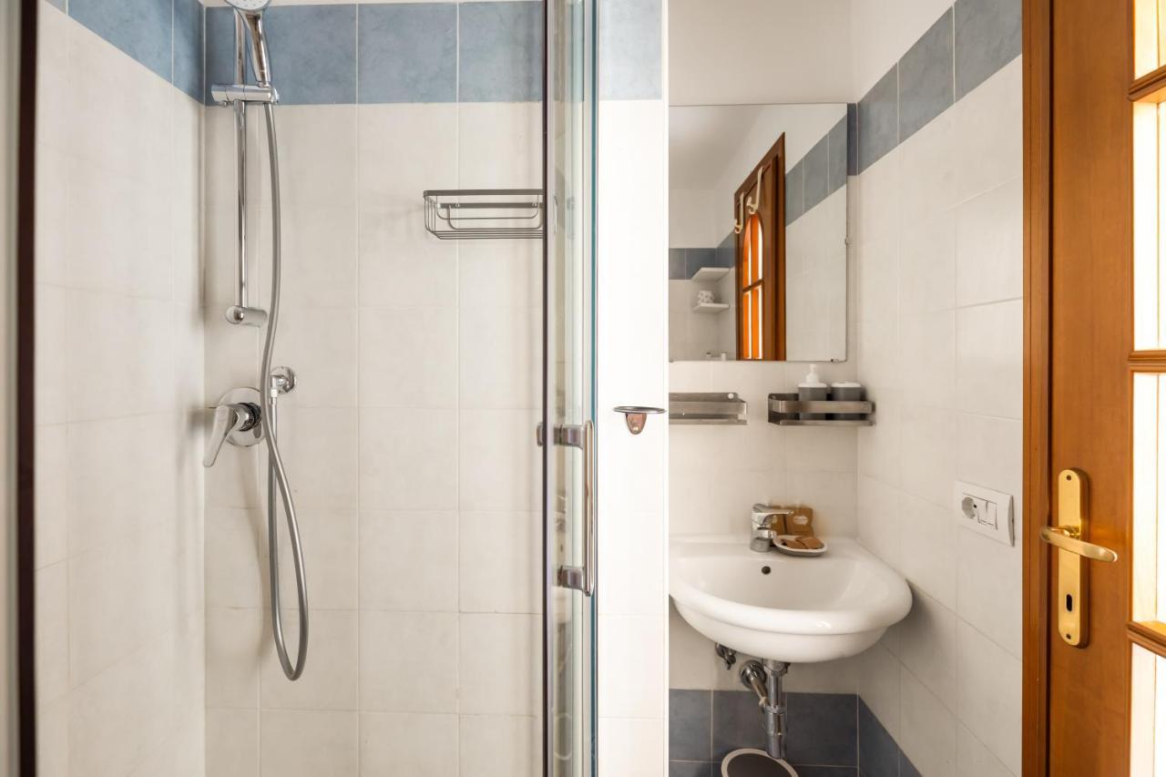 Imperial Nazionale Apartment Rome Bagian luar foto
