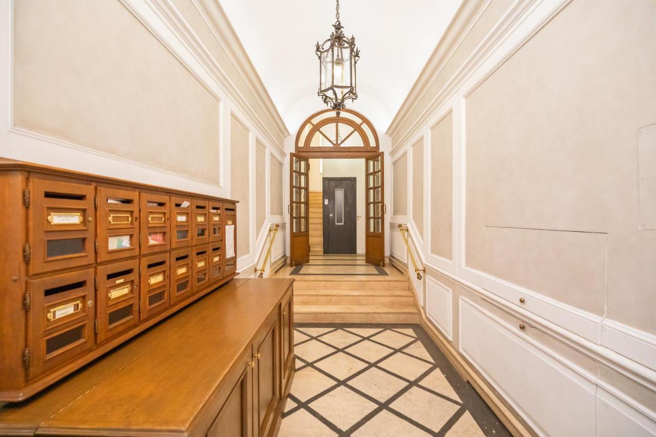 Imperial Nazionale Apartment Rome Bagian luar foto